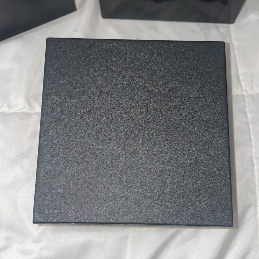Movado watch box - Picture 11 of 11